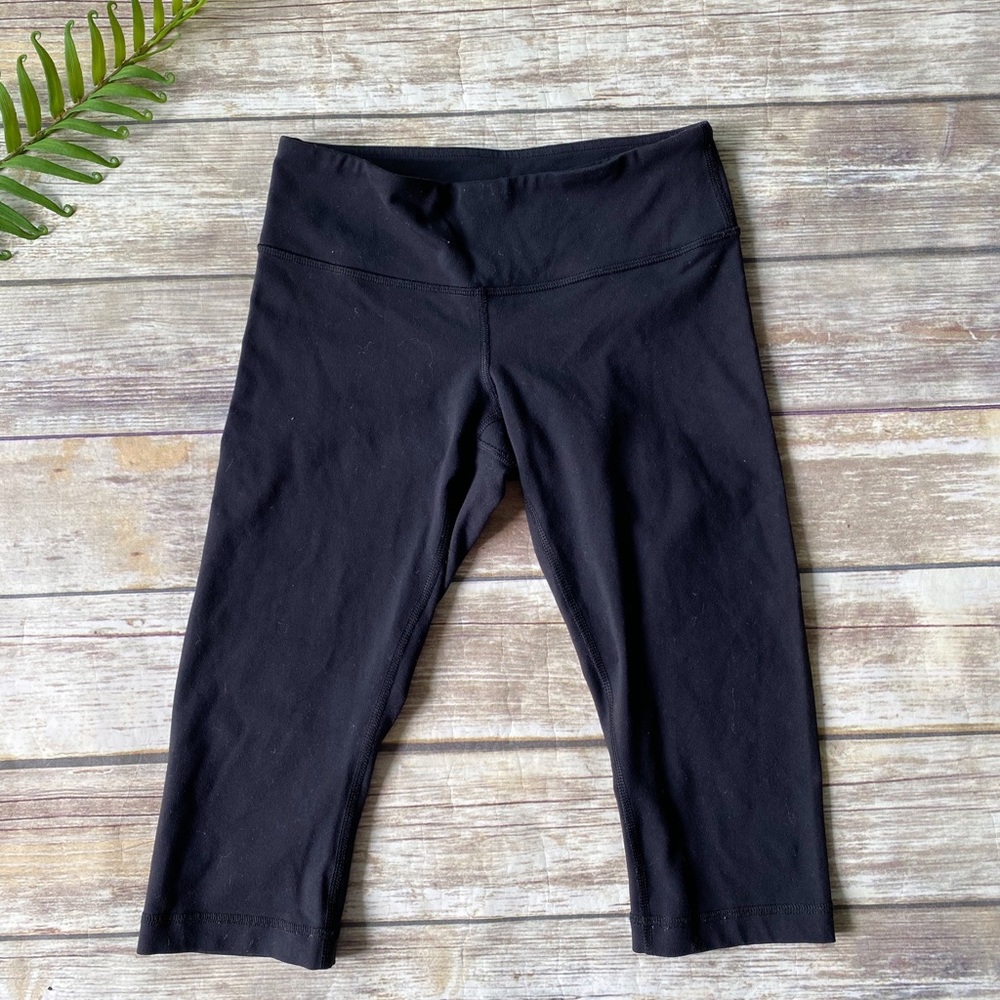 Lululemon Cropped Capri Leggings